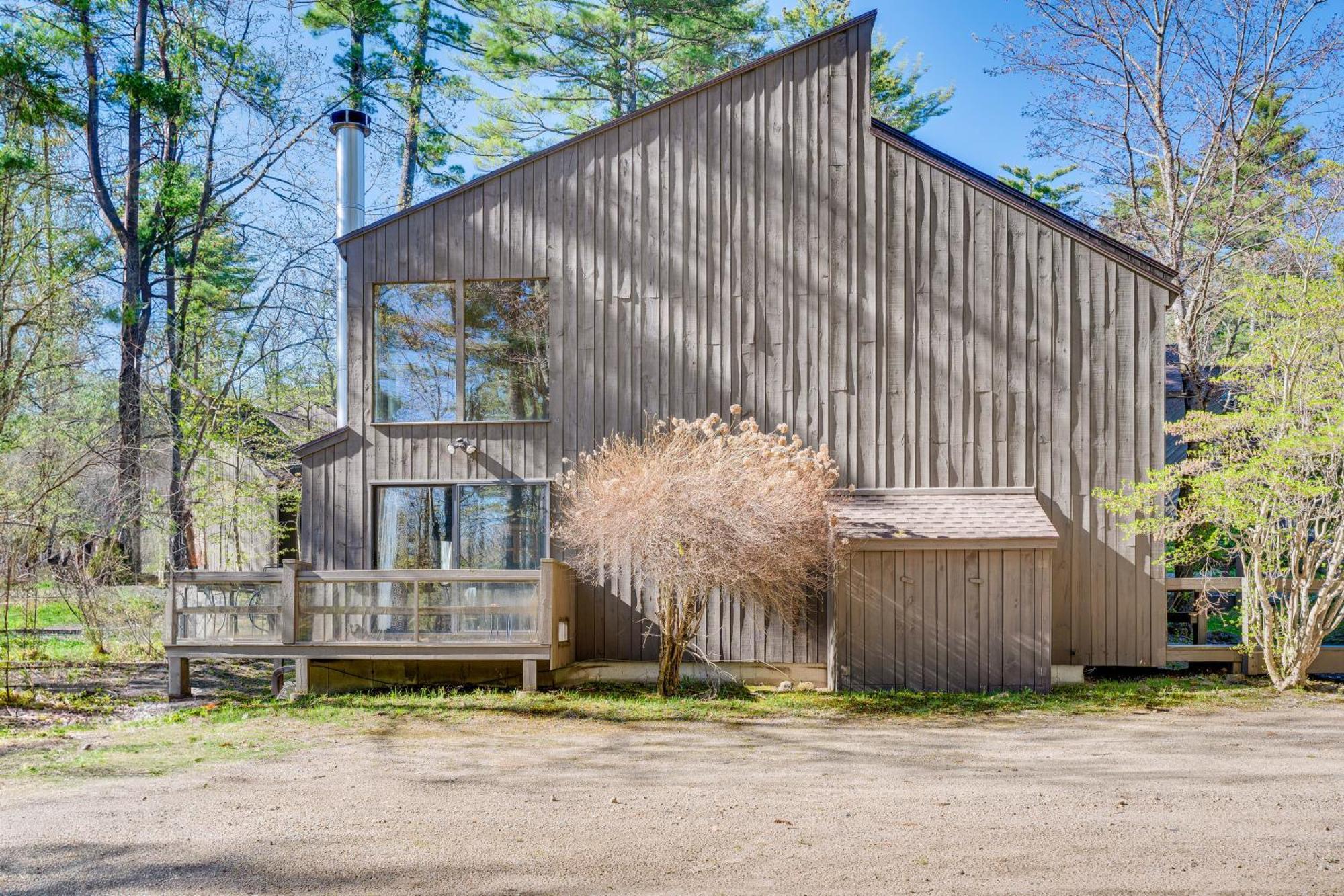 All-Season Conway Condo With Gas Grill! North Conway Exterior photo