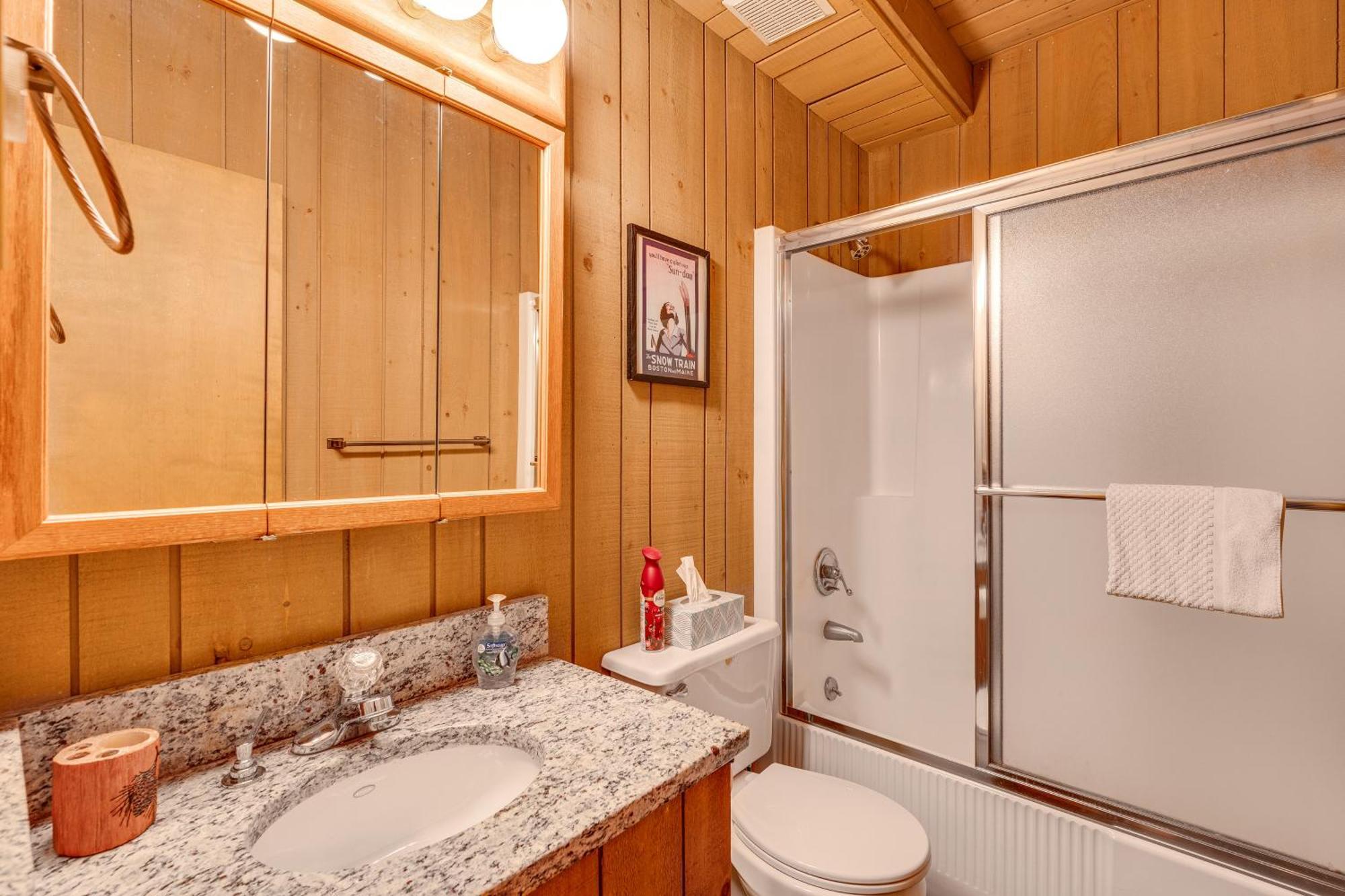 All-Season Conway Condo With Gas Grill! North Conway Exterior photo