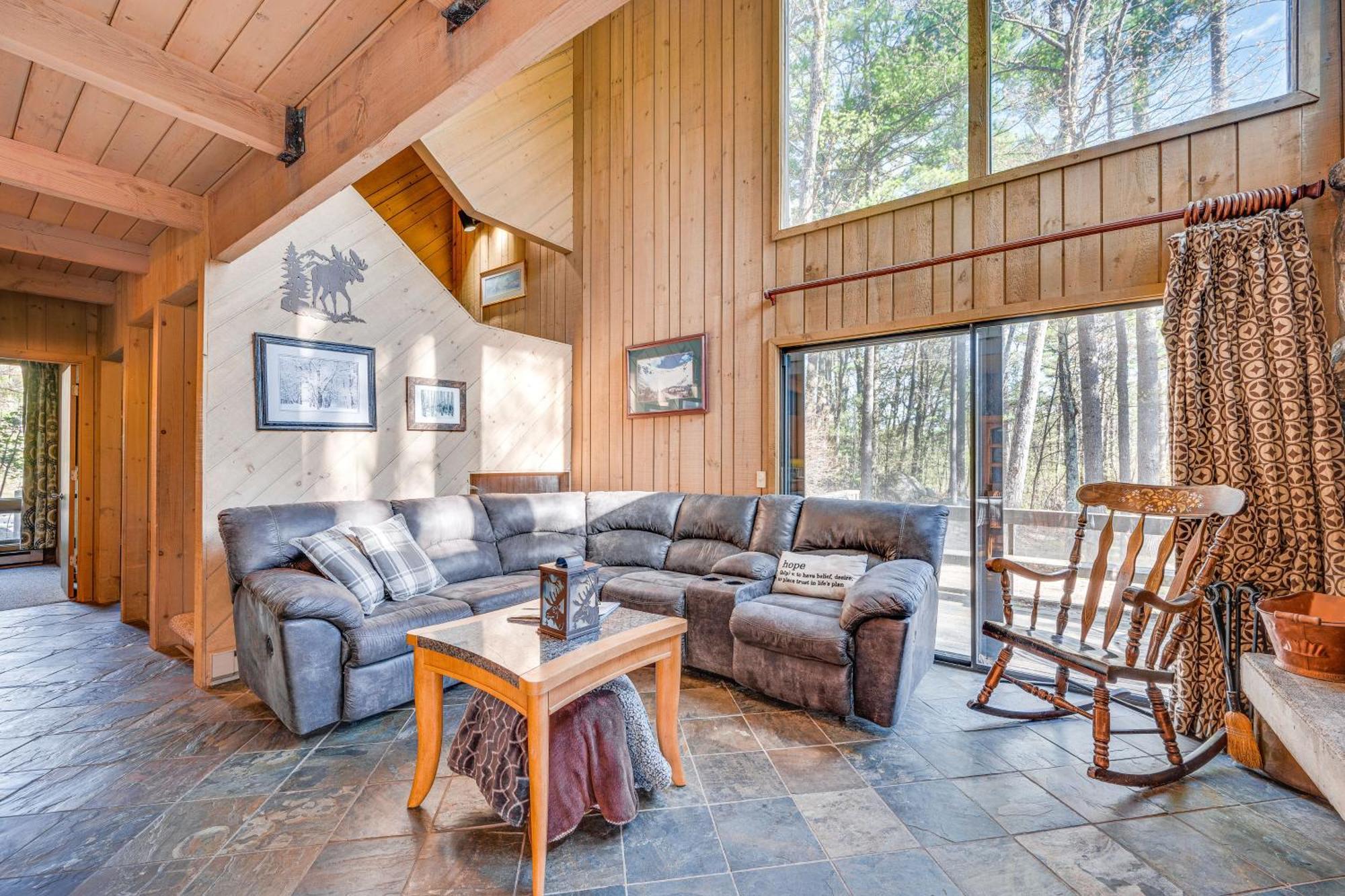 All-Season Conway Condo With Gas Grill! North Conway Exterior photo
